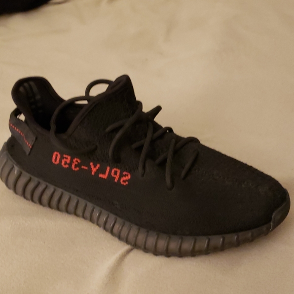 Yeezy Boost 350 V.2 Black/Red - Picture 2 of 3